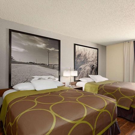 Super 8 By Wyndham Dodge City Dış mekan fotoğraf